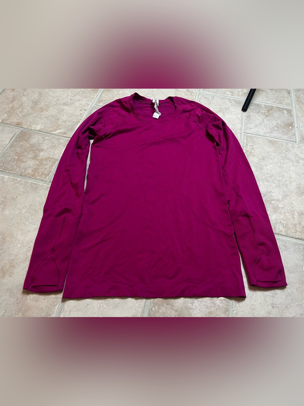 lululemon athletica Swiftly 2.0 Hip Length Women’s Raspberry